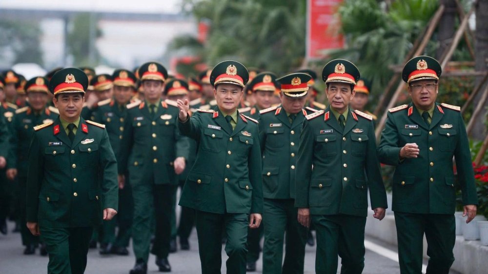 Bộ trưởng Phan Văn Giang làm việc với Tập đoàn, thăm và động viên cầu thủ TC-VT